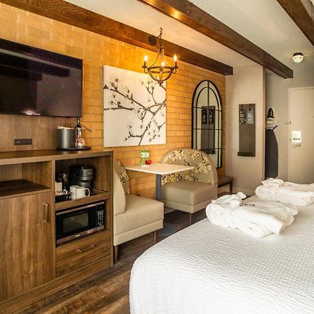 Old Orchard Inn Вулфвилл Экстерьер фото